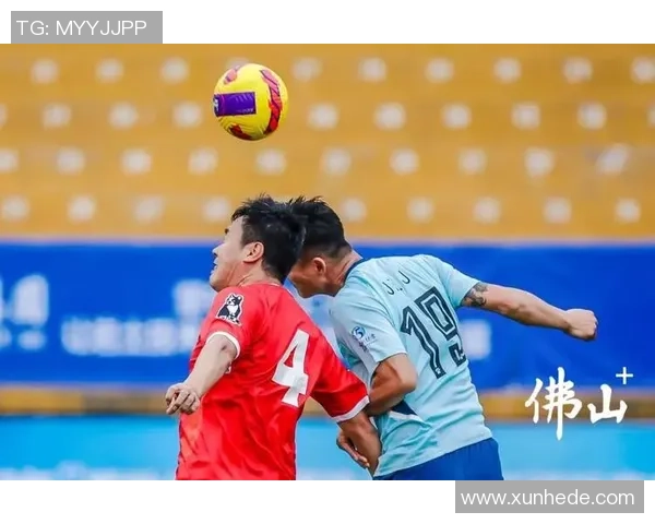 最强足球明星街头挑战极限技艺展现非凡球技与热血激情